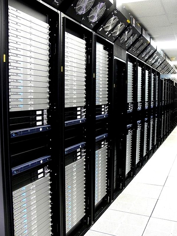 Что такое NoSQL базы данных и какие преимущества они имеют при работе с большими данными?